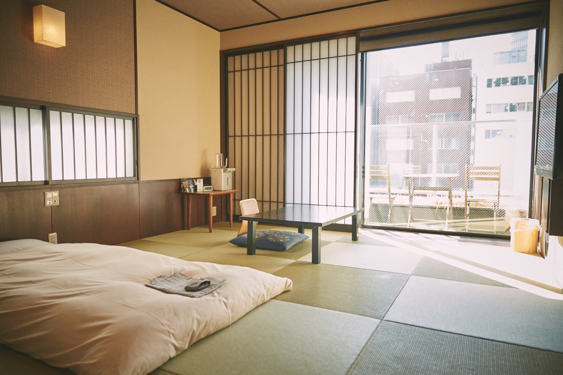 A Modern and Traditional Japanese design in a room at Shoryukan