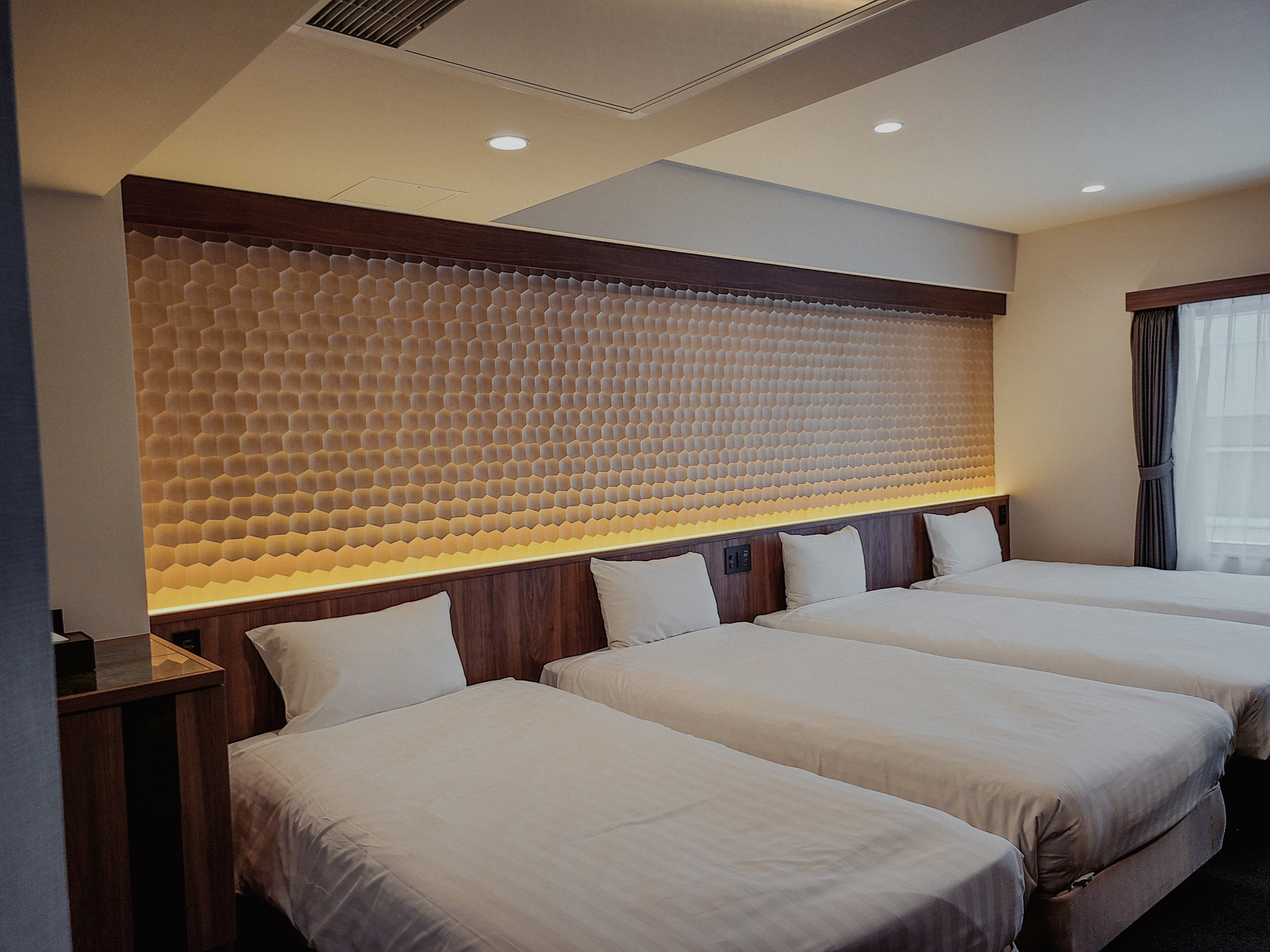 One of the rooms that can accommodate up to 4 people