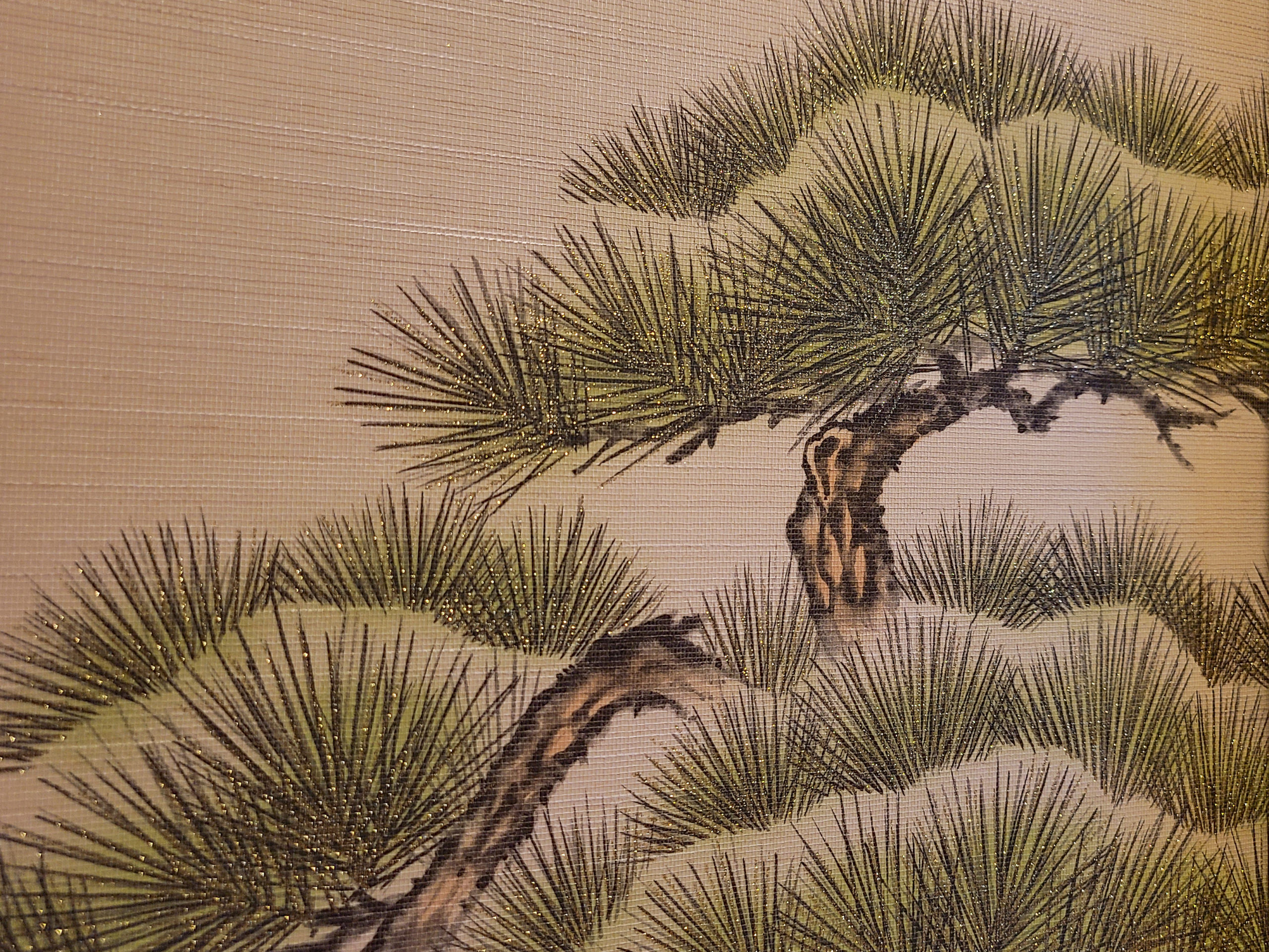 A closeup of the fusuma, tiny gold flakes add a sparkle to the painting