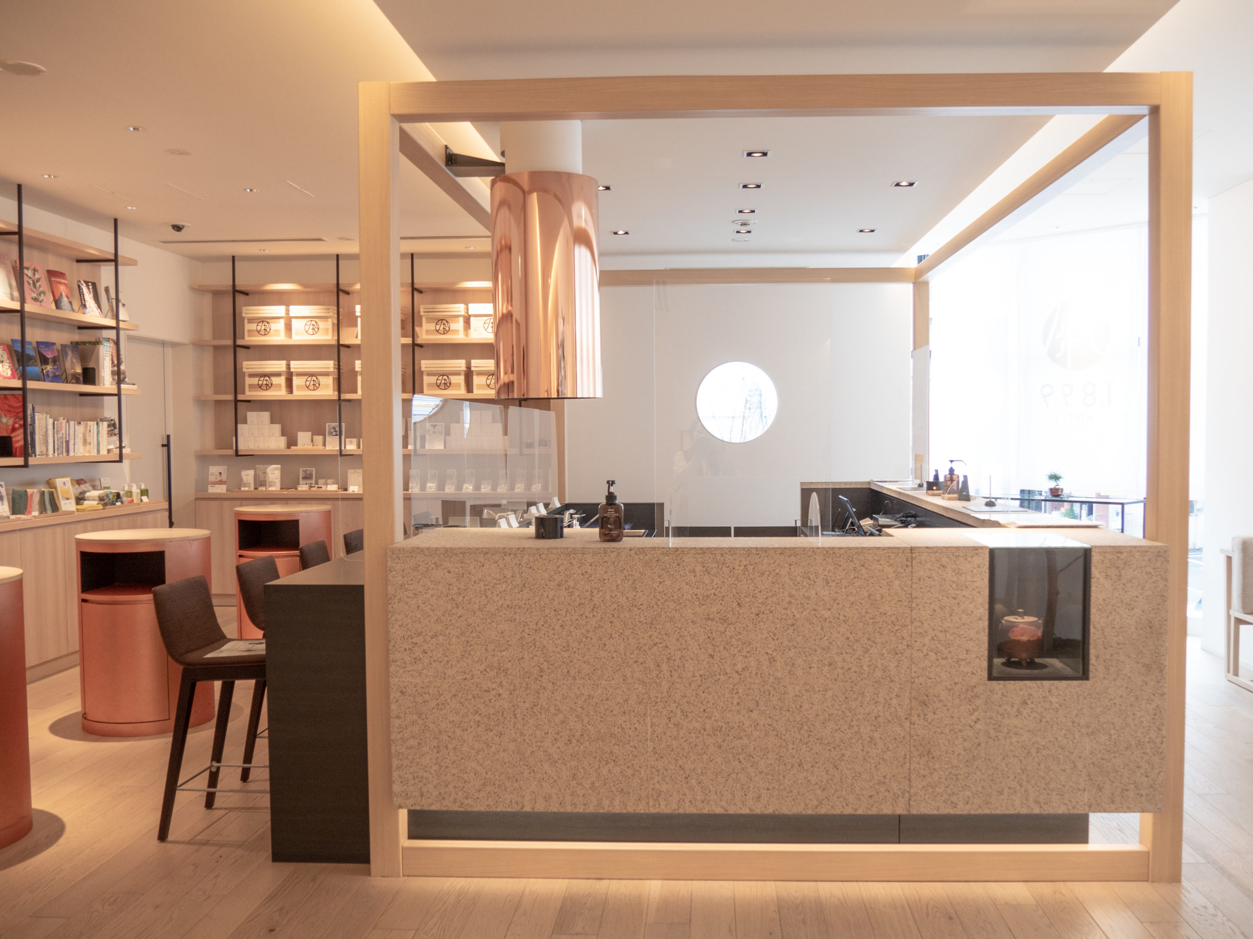 The design of the front desk was inspired by that of a traditional tea room, complete with a round window