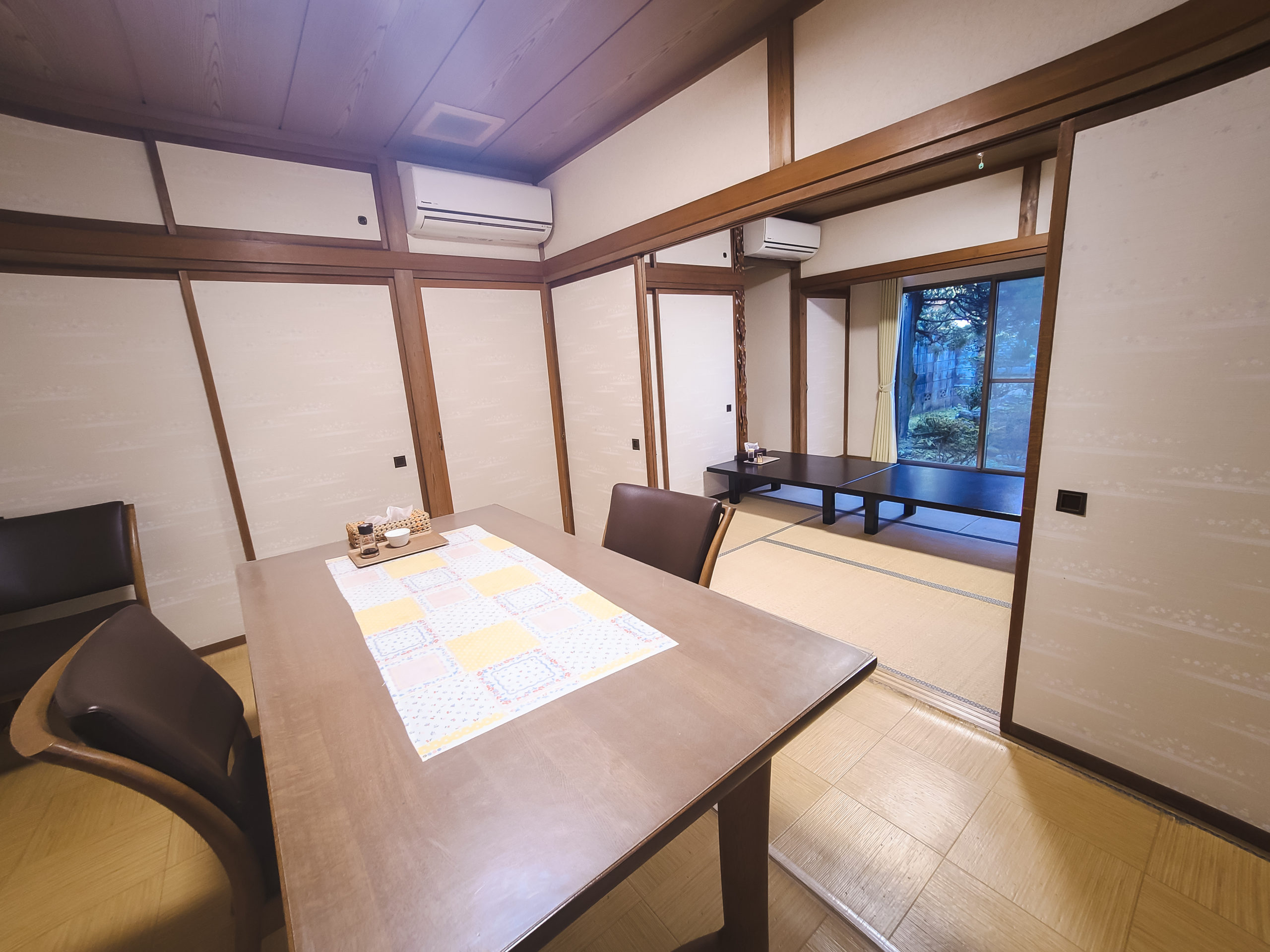 The two enkai party rooms have regular-height tables as well as seiza tables available 
