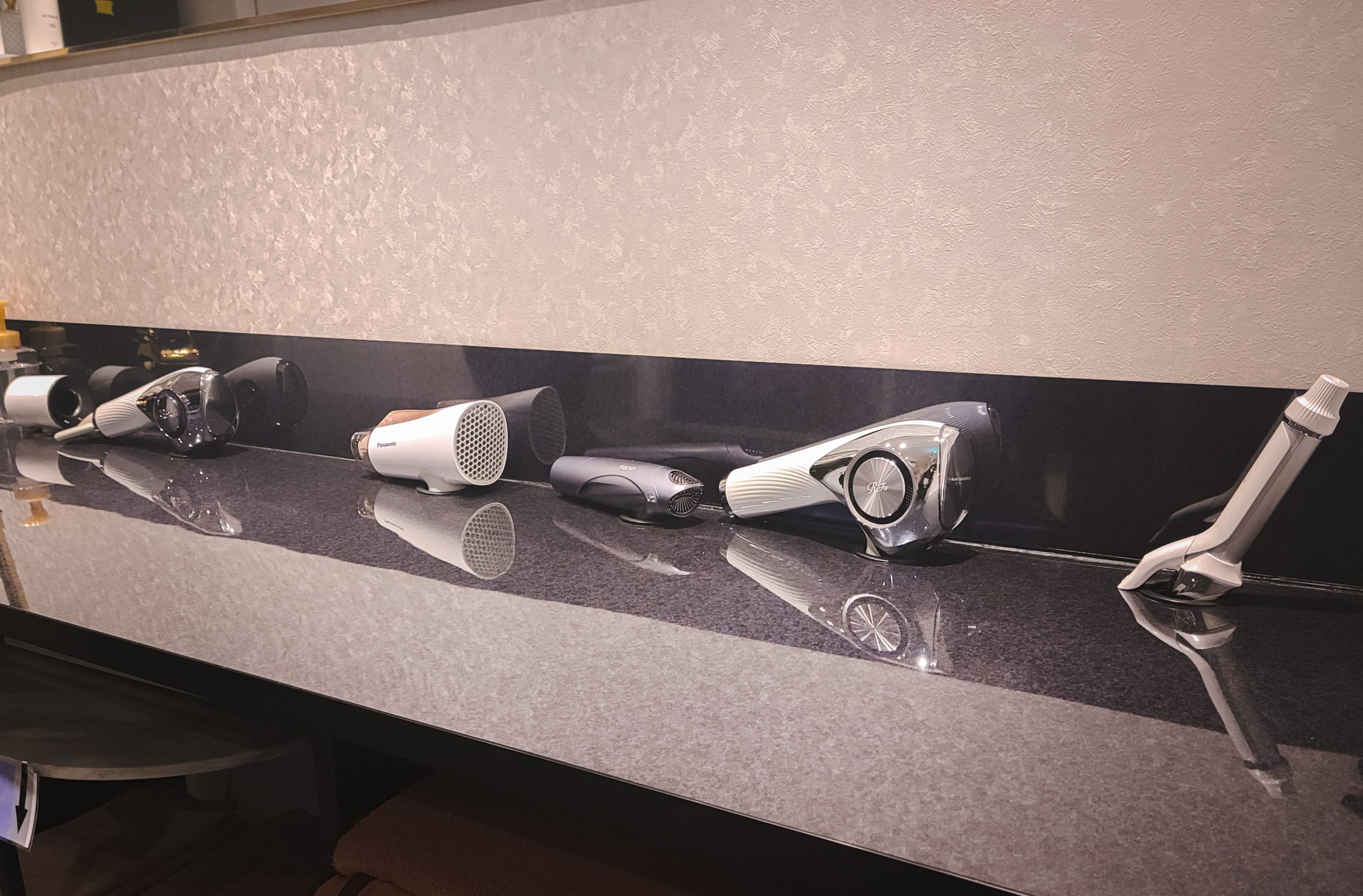 High-end ReFa and Dyson hair dryers, and a curling iron are available for use